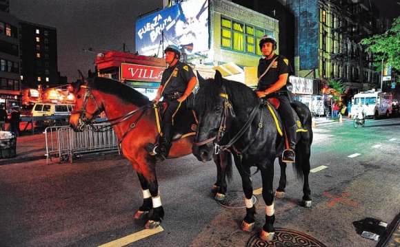 City police on horseback