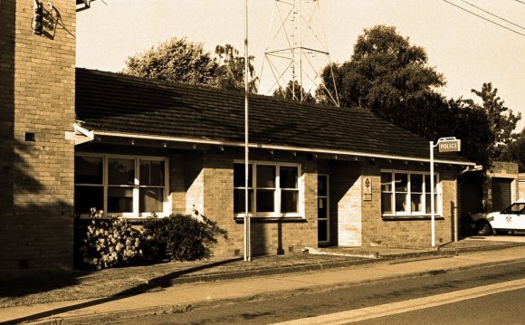 Mount Waverley Police Station